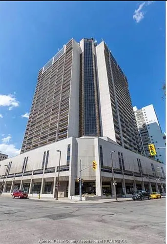 150 Park St W Photo 1