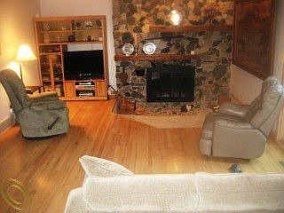 5th image of 7276 Glascott Ave