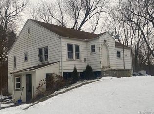 7450 Embury Rd, Grand Blanc, MI 48439