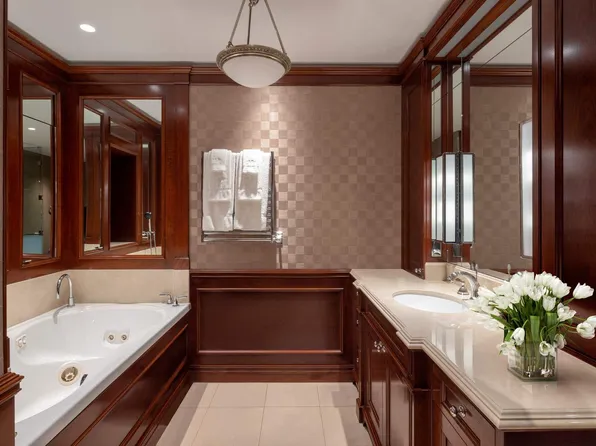 435 East 52nd Street image 17 of 21