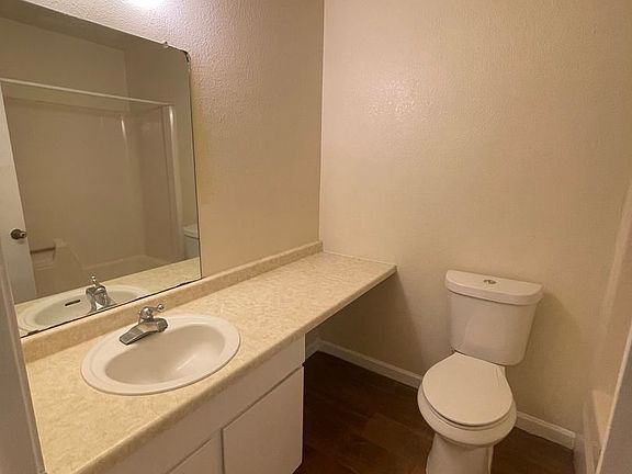 2nd image of 300-304 W Saint Anne Pl #304-C