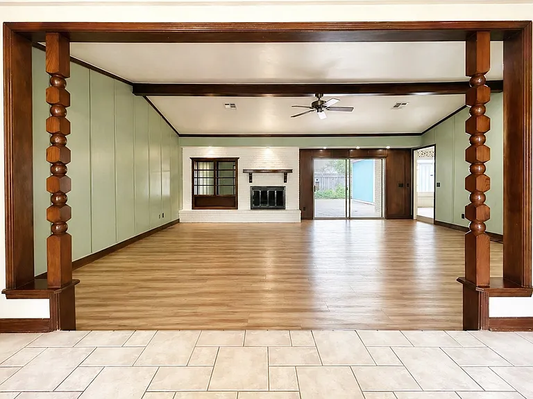 6605 Parkwood Ln — Photo 1