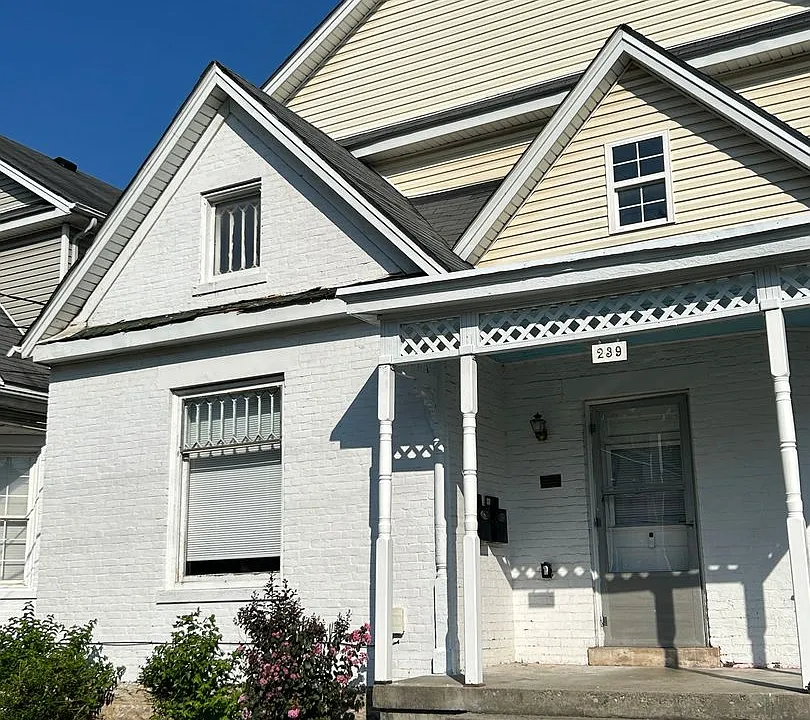 239-2 Lexington Ave