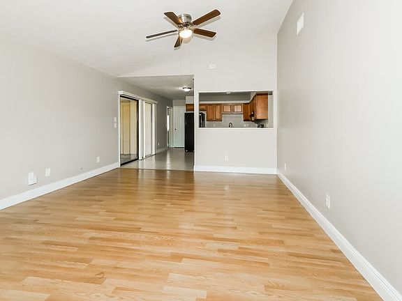4th image of 360 Melton Dr