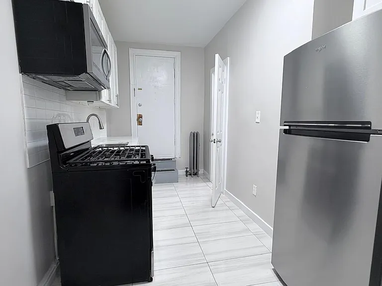 164 Sterling Ave #162E — Photo 2