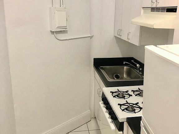 4th image of 821 2nd Ave APT 3