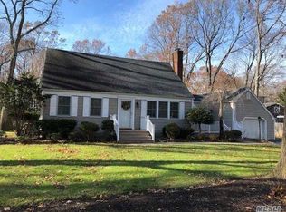 124 Roosevelt Ave, Port Jefferson, NY 11777