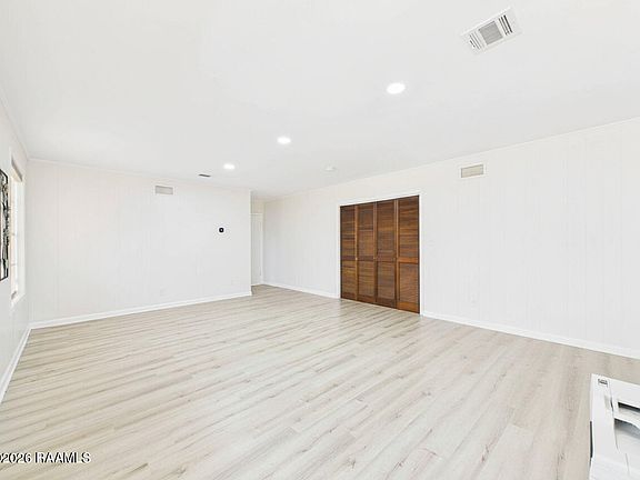5th image of 823 S Morgan Ave