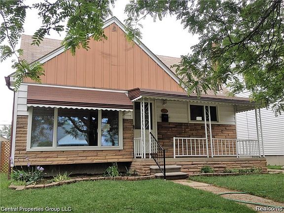 2nd image of 6142 Helen St