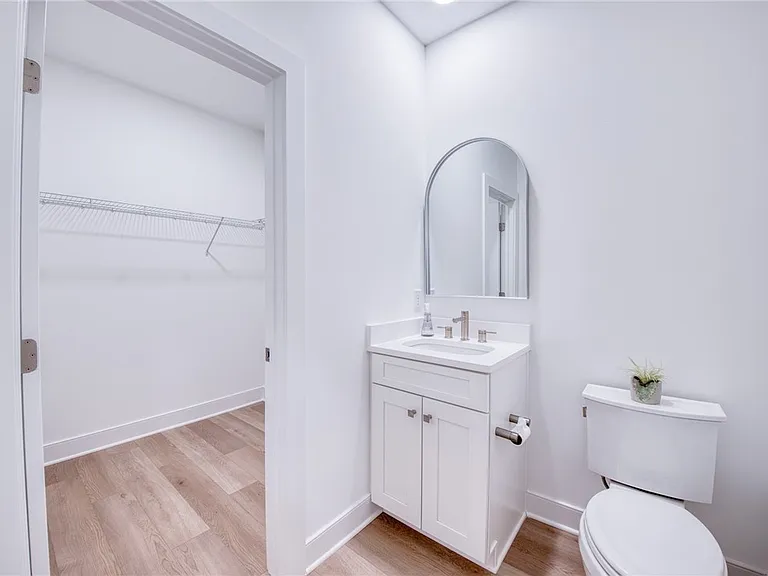 304 Highbridge Ln — Photo 21