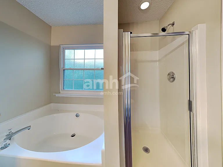 5617 Enoree Ln — Photo 14