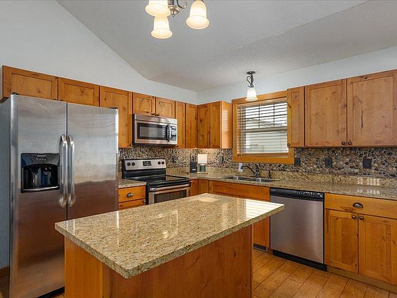 3rd image of 1565 Ponderosa Ln