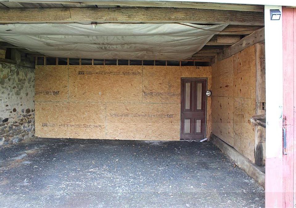 2nd image of 3030 Werner Rd