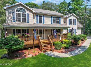 152 Birch Leaf Dr, Milford, PA 18337