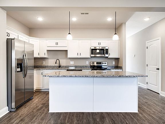 3rd image of 323 Fallow Cir