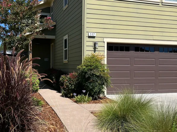 117 Grayson Way, Healdsburg, CA 95448