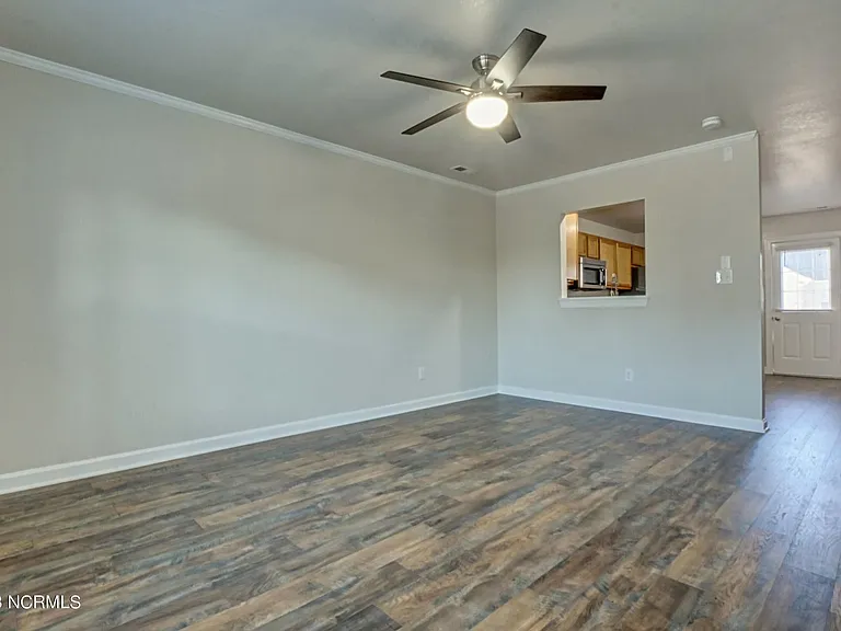 202 Bridgewood Dr — Photo 4
