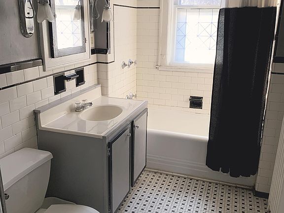 5th image of 1134 Delaware Ave APT B