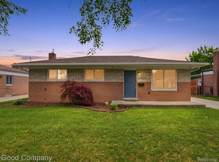 31506 Gardendale Dr, Warren, MI 48088