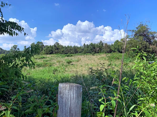 2069 E Old Topside Rd, Louisville, TN 37777