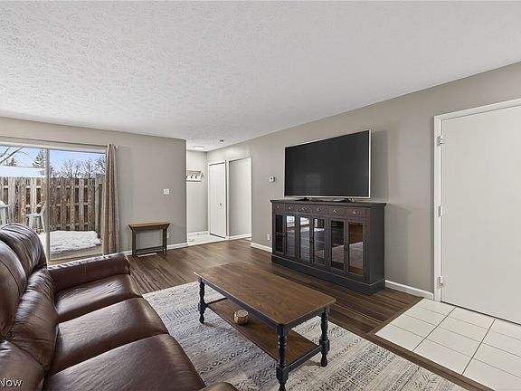 4th image of 6853 Colonial Dr APT A