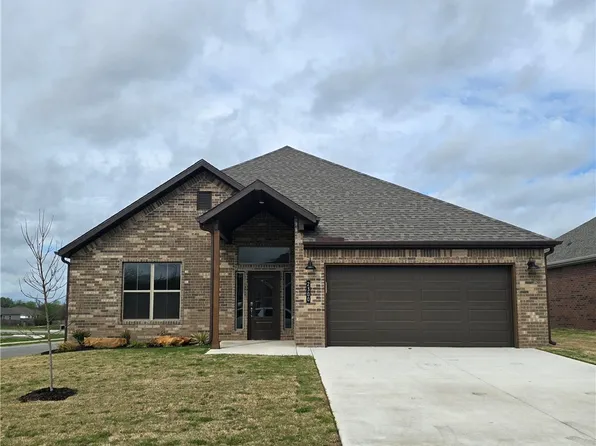 2300 N Presley St, Siloam Springs, AR 72761