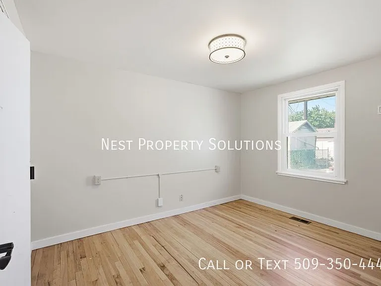 171 G St SE — Photo 20