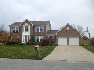 105 Hunters Ridge Rd, Orchard Park, NY 14127