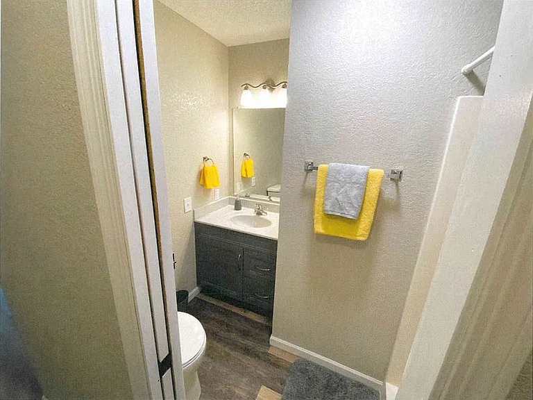 Capitol Apartments — Photo 10