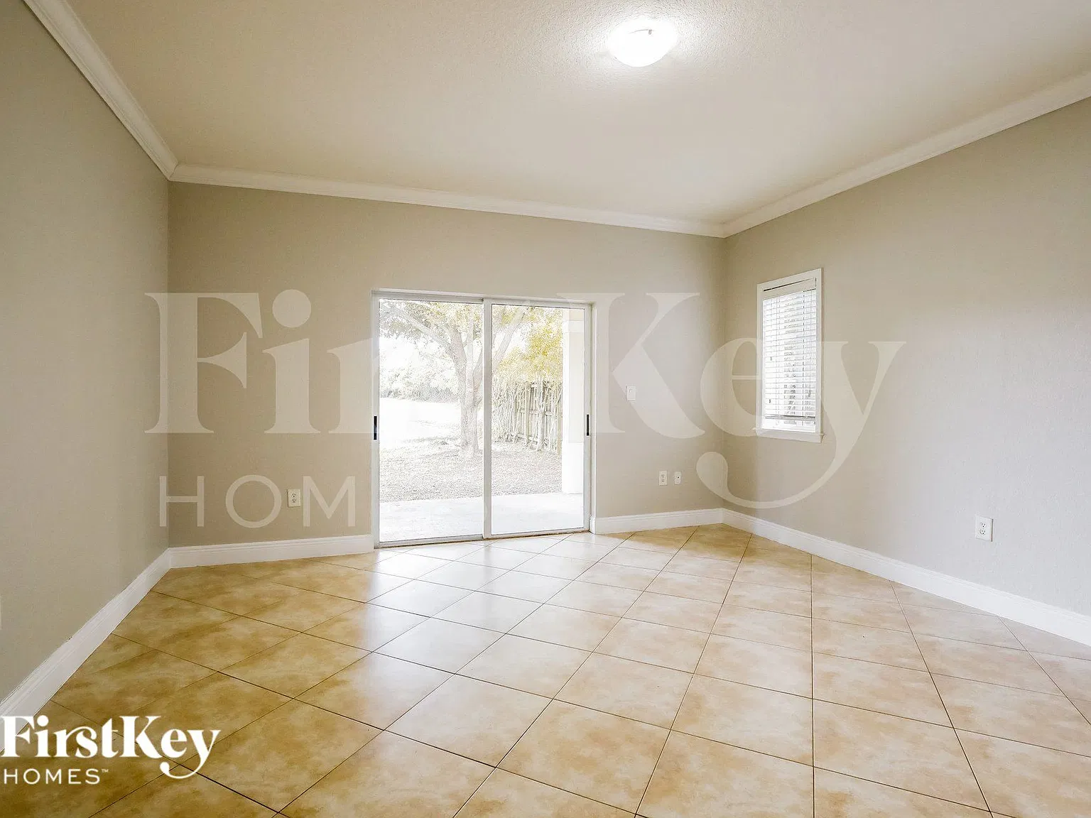 4 bed, 3.0 bath, 2191 sqft, $3,225 — Photo 4