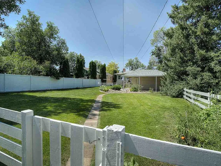 1346 N Canyon St #1 — Photo 17