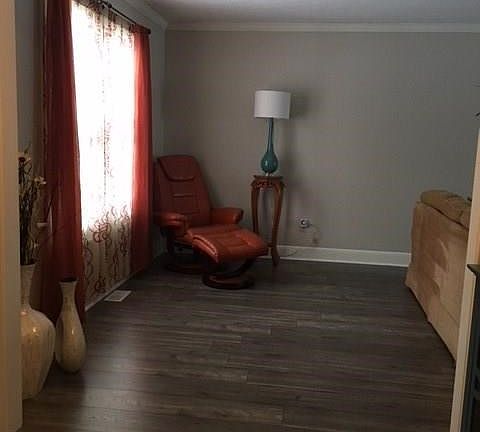 4th image of 152 Chelmsford Dr