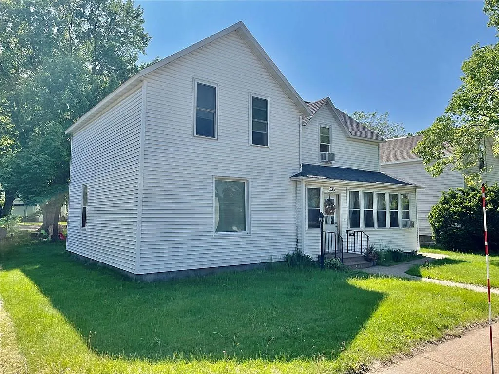 2BR | 1 BA All Utilities Included! — Photo 1