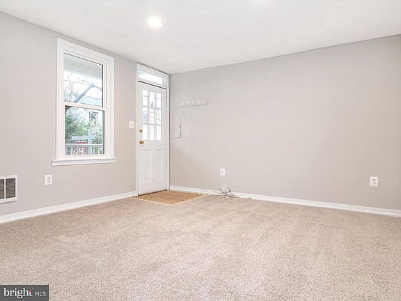 5th image of 318 Chesapeake Ave