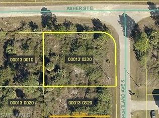 900 Portland Ave S, Lehigh Acres, FL 33974