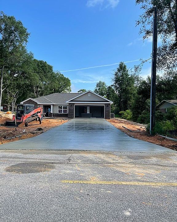1st image of 3381 Auburn Rd