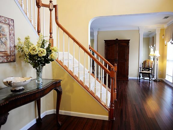 5th image of 5845 Lagrande Dr