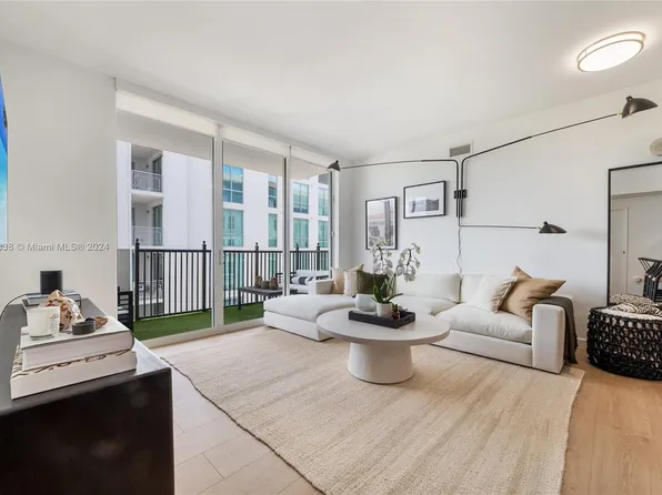 4100 Salzedo St APT 812, Coral Gables, FL 33146