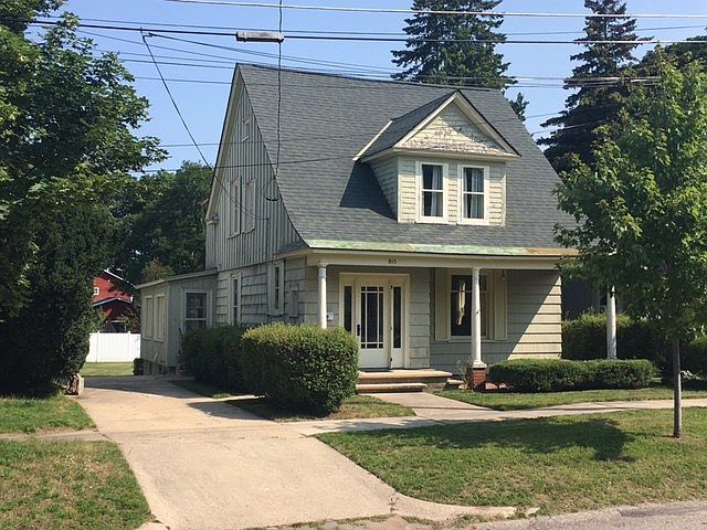 1st image of 815 E Lake St