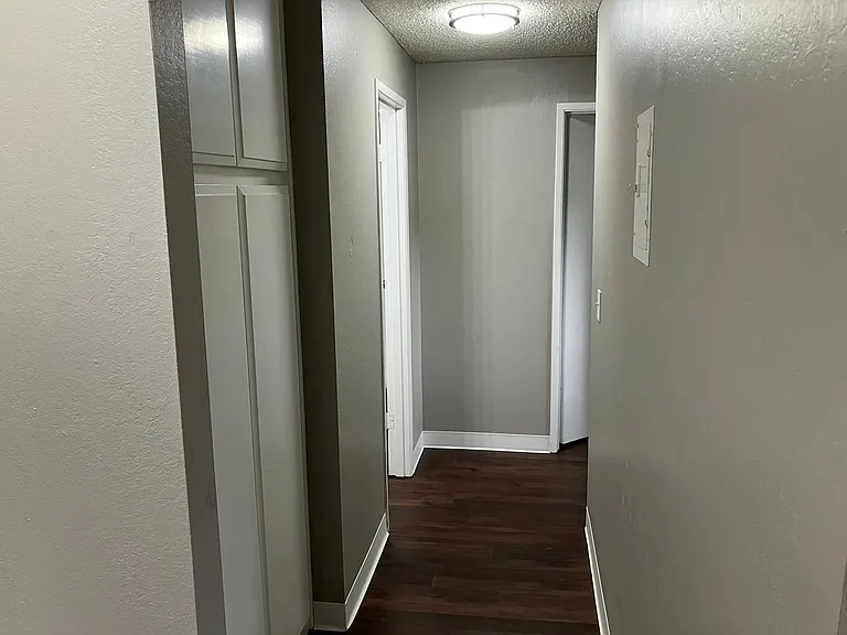 Sequoia Grove Apartments — Photo 22