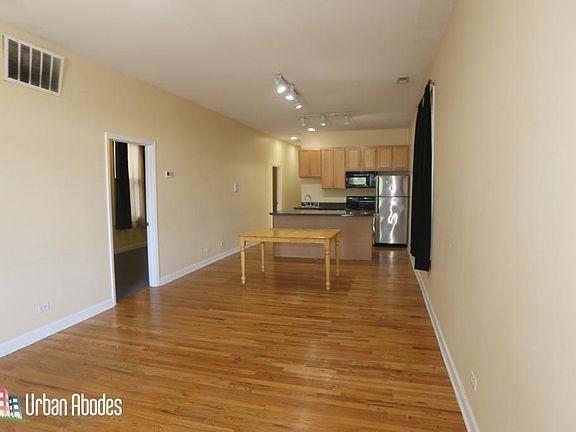 2nd image of 2947 N Ashland Ave #Front1east