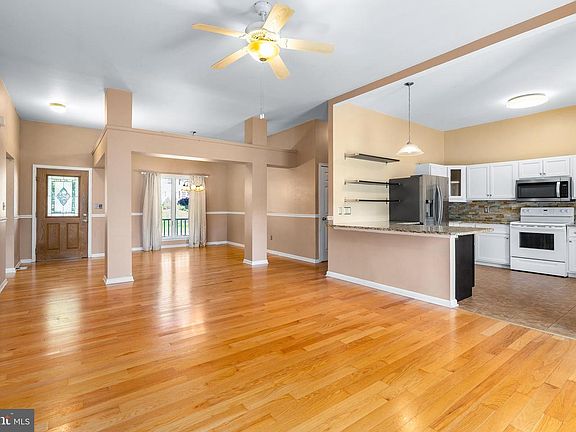 5th image of 203 Mason Runn Ln