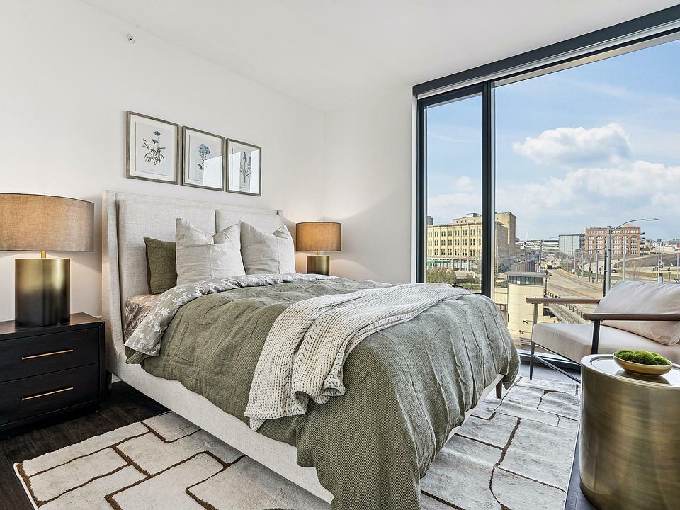 333 Water Bedroom