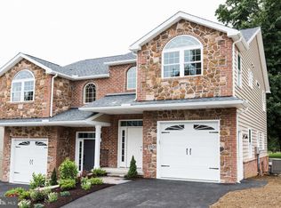 1926 Edington Pl, Lancaster, PA 17603