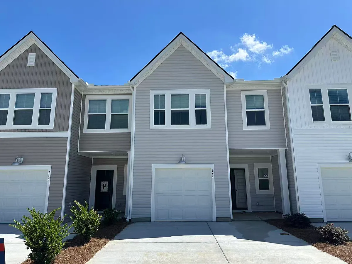 Building Photo - 747 Ridgley Dr