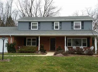 121 Davidson Dr, York, PA 17402