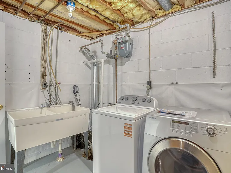 124 Hilldale Ct — Photo 45