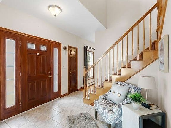 5th image of 19 Fellsmere Ave