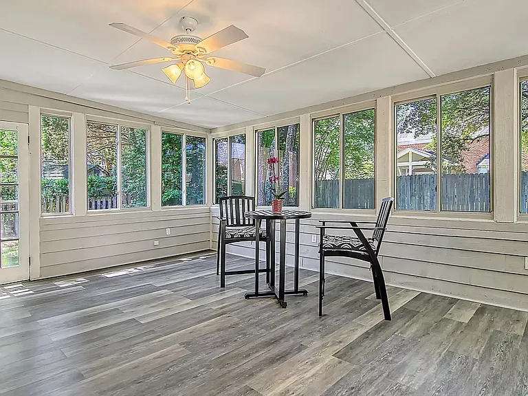 2055 Prospect Hill Dr — Photo 11