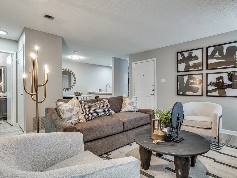 Evaline Apartments — Photo 10